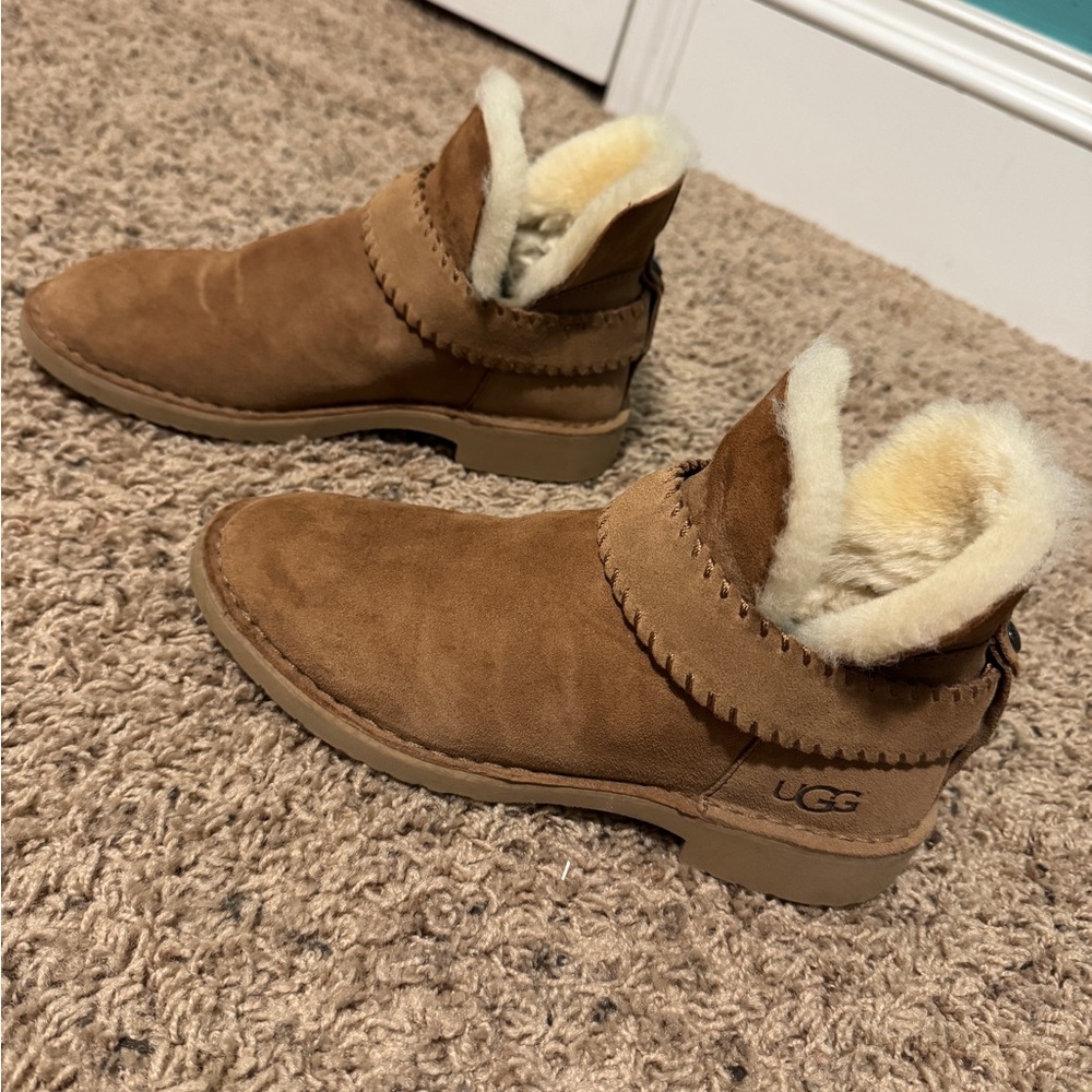 UGG McKay Boots size 7